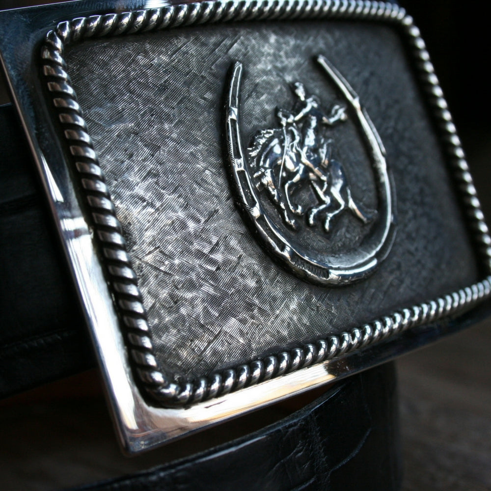 GABE BUCKLE WITH HORSESHOE AND BRONC